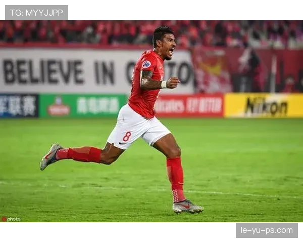 保利尼奥攻防兼备闪耀赛场，全能中场成球队制胜关键