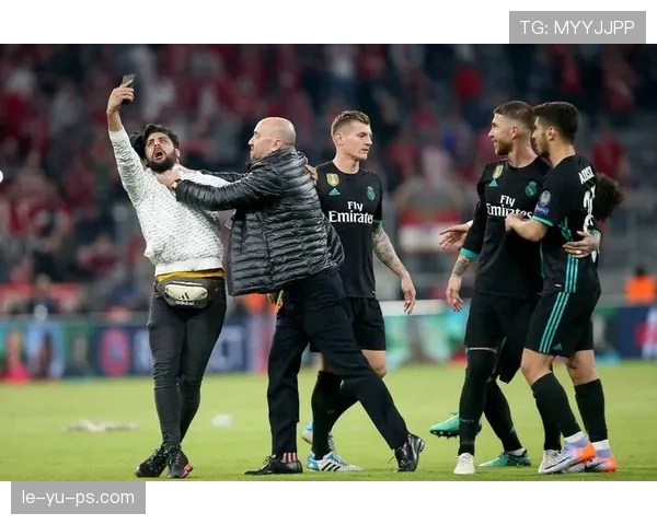 非洲球迷热情助威，点燃赛场助力球队强势回暖