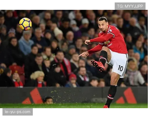 伊布闪电破门助队逆转，状态回暖备受球迷关注