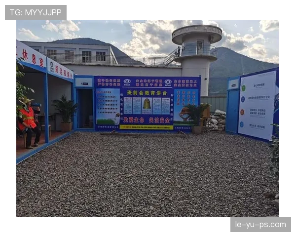 天气中断比赛后，规则如何决定重赛还是延续？