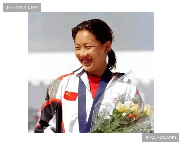 伏明霞跳水拿金牌那会儿，谁还记得她后来嫁豪门连生仨娃还天天素颜买菜？