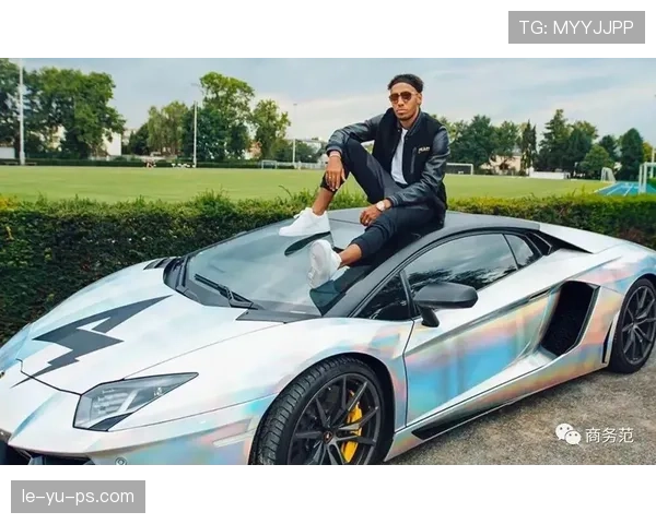 如果把施洋的日常晒到朋友圈，隔壁估计会以为楼上住了个低调富豪球员